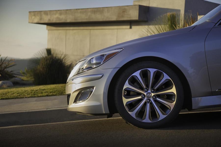  Hyundai Genesis 2012 года  (фото 48 из 73)